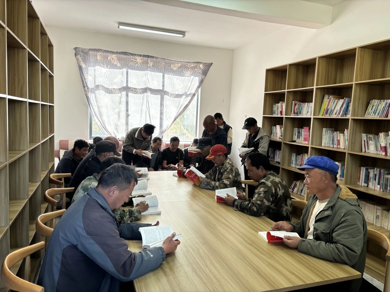 1743472121791089875.jpg 9ecb977bacd3738a05d566633b754d70.jpg